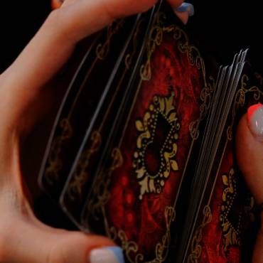 What Do Psychic Mediums and Astrologers Have in Common?